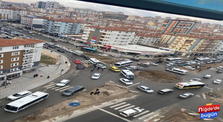 Çevre Düzenleme çalışmaları trafiği felç etti.