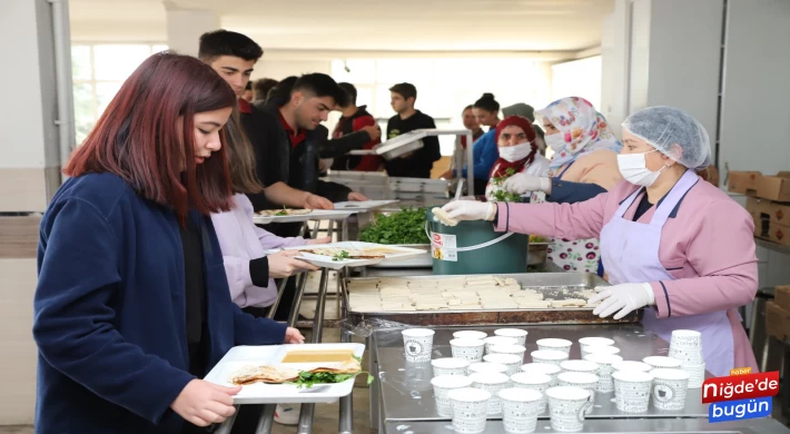 Niğde'de 6.205 öğrenci, ücretsiz yemek hizmetinden yararlanıyor.