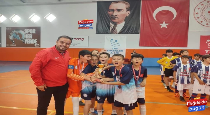 Okul Sporları Küçük Erkekler Futsal Müsabakaları sona erdi.