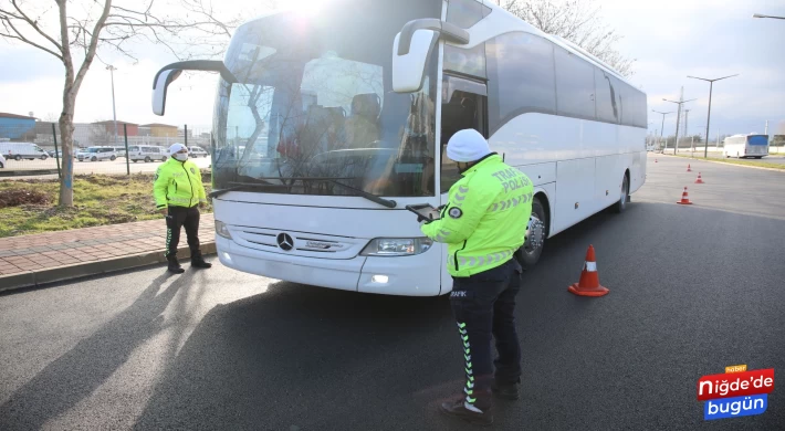 Şehirlerarası Yolcu Taşıyan Araçlar Denetlendi