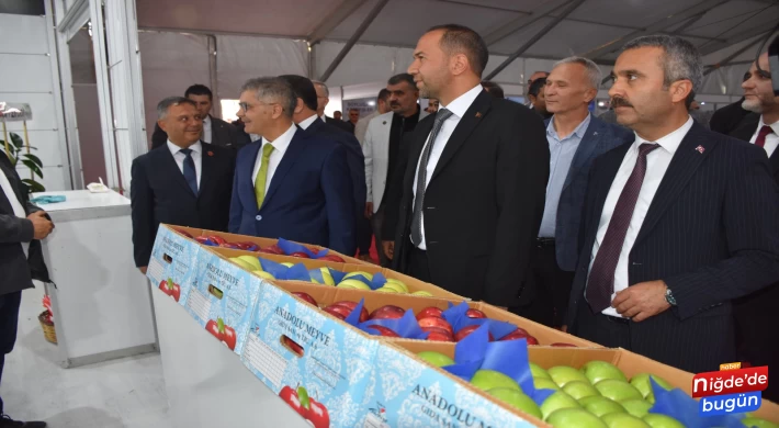 Türkiye’de İlk Elma Fuarı Niğde’de Açıldı