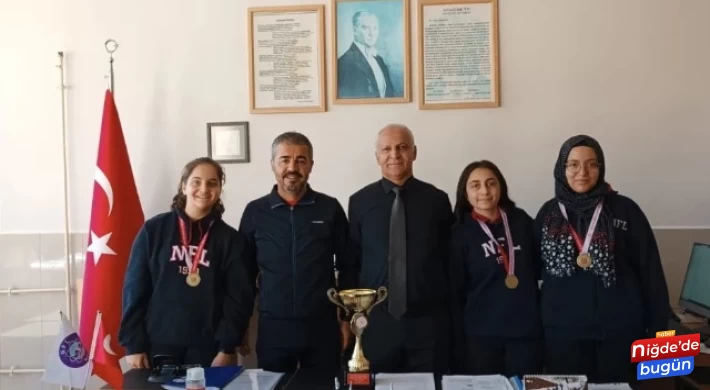 Niğde Fen Lisesi Şampiyonluğa Adını Yazdırdı