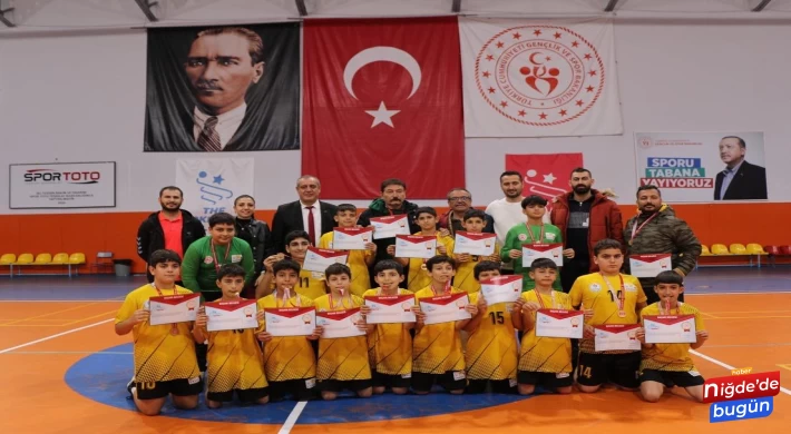 Okul Sporları Hentbol Grup Müsabakaları tamamlandı