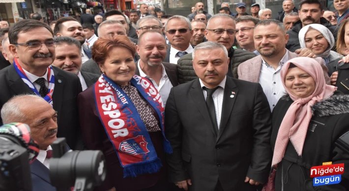 Akşener Niğde’de esnaf ziyaretlerinde bulundu