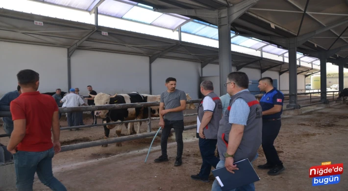 Niğde’de Kurbanlık Hayvan Satış Yerleri Denetleniyor