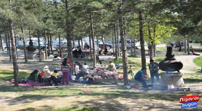 Niğdeliler Hafta Sonu Piknik Alanlarını Dolduruyor