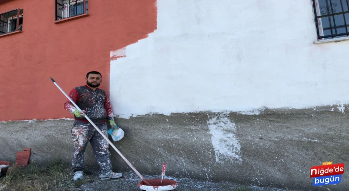 Niğde’de boyacılık yapan Yıldırım Arlı’dan şehit ve gazi ailelerine anlamlı destek.