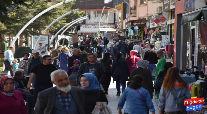 Türkiye'de doğuşta beklenen yaşam süresi 77,3 yıl oldu.