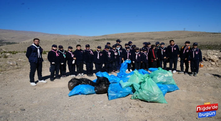 Niğde’de daha temiz bir orman için çöp topladılar