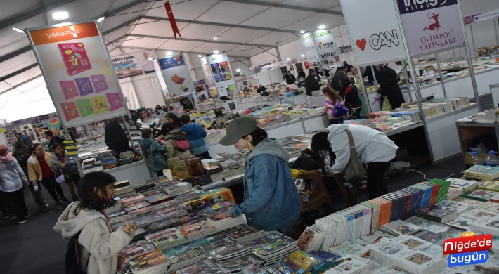 Kitap fuarına yoğun ilgi devam ediyor