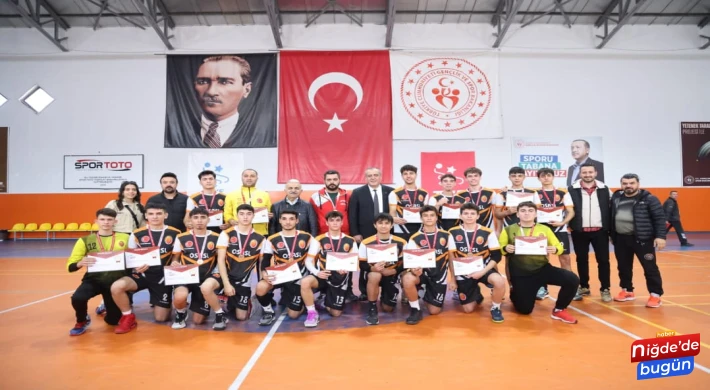 Okul Sporları Hentbol Gençler Grup Müsabakaları Sona Erdi