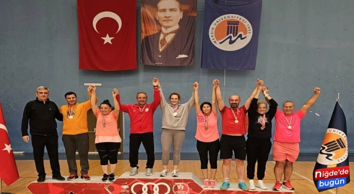 Niğde Veteran Badminton Ekibi Mersin’den 4 Madalya ile Döndü!