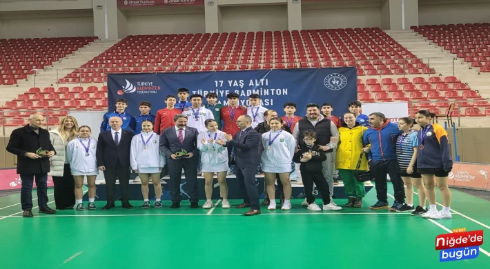 Badmintonda Türkiye Üçüncülüğü Başarısı