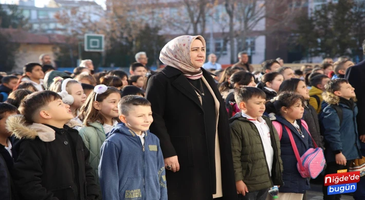 Özbek, Cumhuriyet İlkokulu’nda Öğrencilerle Buluştu