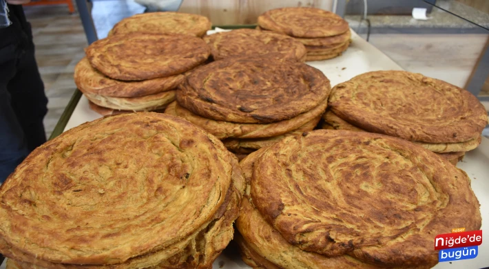 İftar ve sahur sofralarının vazgeçilmezi: Niğde tahinlisi