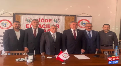 TÜRK  Eczacıları Birliği (TEB) Başkanı Arman Üney, Niğde’de eczacılarla bir araya geldi.