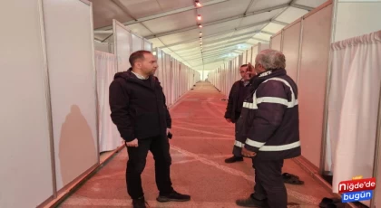 Niğde Belediyesi, asrın felaketinin yaşandığı afet bölgesinde kurduğu Sosyal Market ve mobil ünitelerle depremzedelerin yaralarını sarmaya devam ediyor.