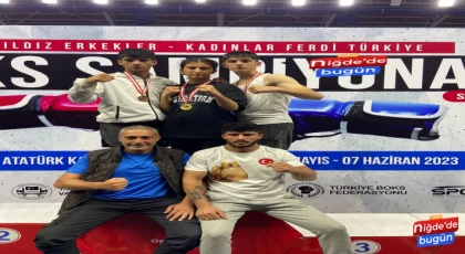 Boks Şampiyonasından Ödülle Döndüler