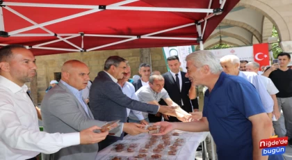 15 Temmuz Demokrasi ve Milli Birlik Günü dolayısıyla şehitlerimiz için Dışarı Camide Mevlit-i Şerif ve Hatim-i Şerif programı düzenlendi.