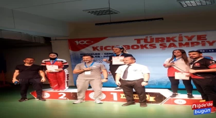 Kick Boks Şampiyonası'ndan derece ile döndüler