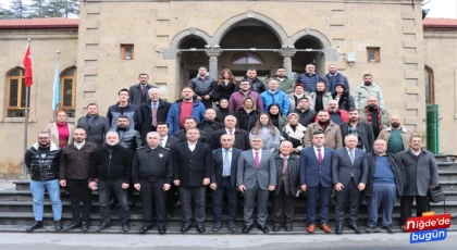 Niğde Valisi Cahit Çelik, Niğde Öğretmen Evi’nde düzenlenen programla Niğde’de görev yapan yerel ve ulusal medya kuruluşlarının temsilcileri ile bir araya geldi.