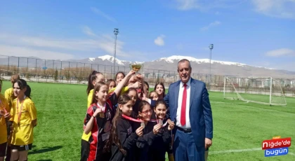 Kız Ve Erkek Mahalli Futbol Müsabakaları Tamamlandı