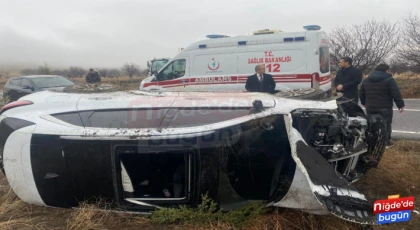 Niğde'de otomobil takla attı, 3 öğretmen yaralandı.