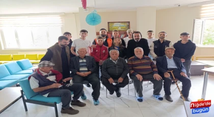 Niğdeli Berber Ve Kuaförlerden Huzur Evine Ziyaret