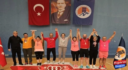 Niğde Veteran Badminton Ekibi Mersin’den 4 Madalya ile Döndü!